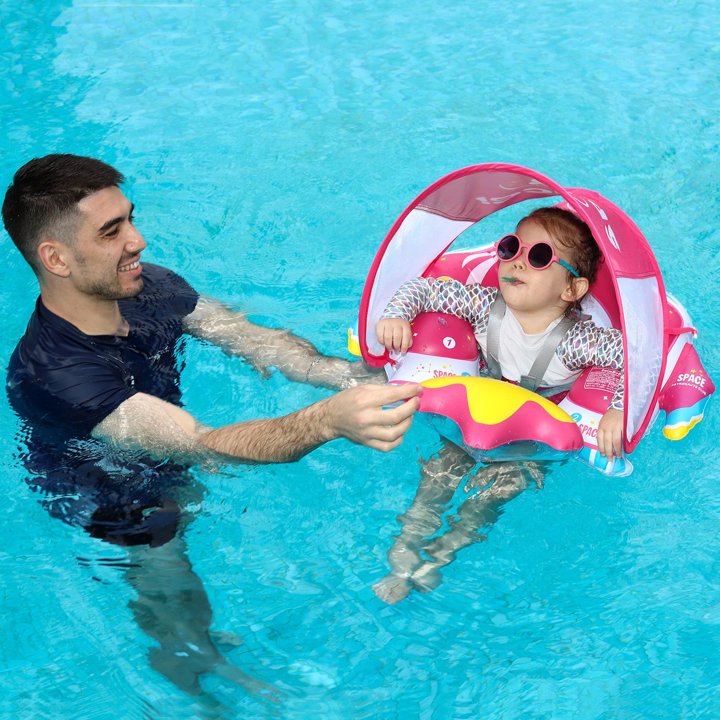 Swimbobo Schwimmhilfe für Babys mit Schutzhaube und Schwanz (6-36 Monate)